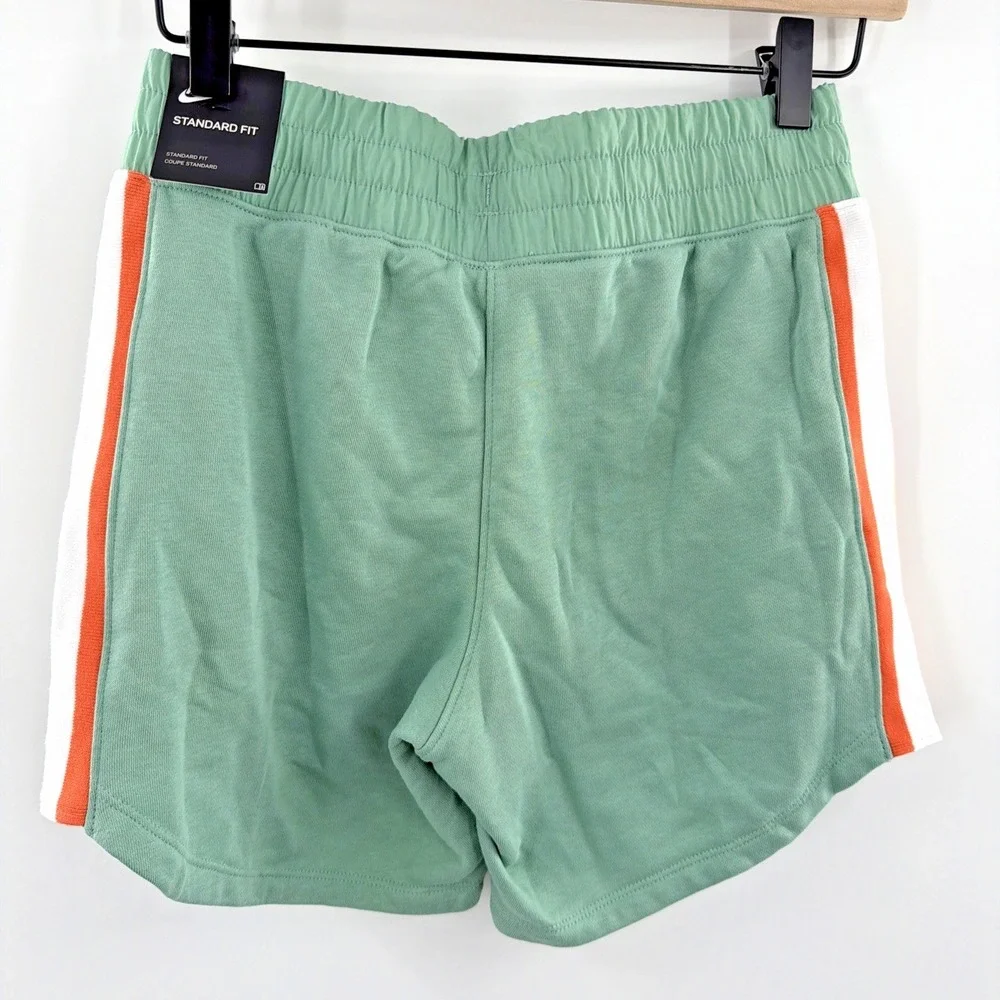 Nike‎ Sportswear Girls Heritage Shorts Jade Medium NWT Running Athletic